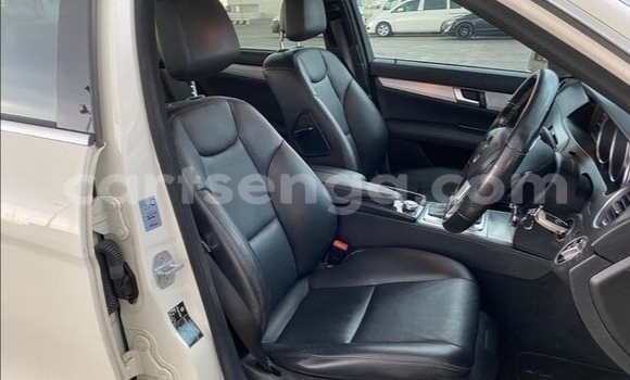Acheter Occasion Voiture Mercedes‒Benz C–Class Blanc à Mbabane, Manzini Acheter Occasion Voiture Mercedes‒Benz C–Class Blanc à Mbabane, Manzini