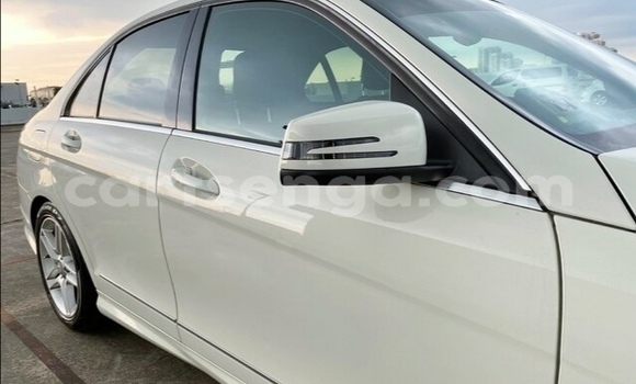 Acheter Occasion Voiture Mercedes‒Benz C–Class Blanc à Mbabane, Manzini Acheter Occasion Voiture Mercedes‒Benz C–Class Blanc à Mbabane, Manzini