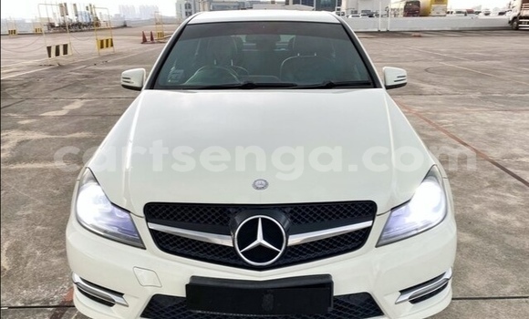 Acheter Occasion Voiture Mercedes‒Benz C–Class Blanc à Mbabane, Manzini Acheter Occasion Voiture Mercedes‒Benz C–Class Blanc à Mbabane, Manzini