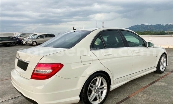 Acheter Occasion Voiture Mercedes‒Benz C–Class Blanc à Mbabane, Manzini Acheter Occasion Voiture Mercedes‒Benz C–Class Blanc à Mbabane, Manzini