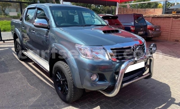 Acheter Occasion Voiture Toyota Hilux Beige à Tshaneni, Lubombo