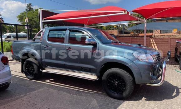Nunua Ilio tumika Toyota Hilux Beige Gari ndani ya Tshaneni nchini Lubombo Nunua Ilio tumika Toyota Hilux Beige Gari ndani ya Tshaneni nchini Lubombo