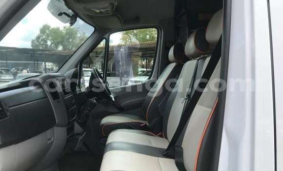 Buy Used Mercedes‒Benz S–Class White Car in Ngomane in Lubombo District Buy Used Mercedes‒Benz S–Class White Car in Ngomane in Lubombo District