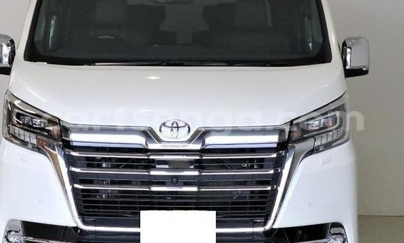 Buy Used Toyota Grand HiAce White Car in Manzini in Manzini Buy Used Toyota Grand HiAce White Car in Manzini in Manzini