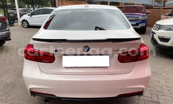Nunua Ilio tumika BMW 3–Series White Gari ndani ya Big Bend nchini Lubombo Nunua Ilio tumika BMW 3–Series White Gari ndani ya Big Bend nchini Lubombo
