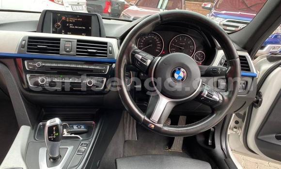 Nunua Ilio tumika BMW 3–Series White Gari ndani ya Big Bend nchini Lubombo Nunua Ilio tumika BMW 3–Series White Gari ndani ya Big Bend nchini Lubombo