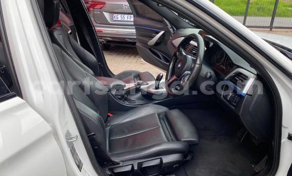 Nunua Ilio tumika BMW 3–Series White Gari ndani ya Big Bend nchini Lubombo Nunua Ilio tumika BMW 3–Series White Gari ndani ya Big Bend nchini Lubombo