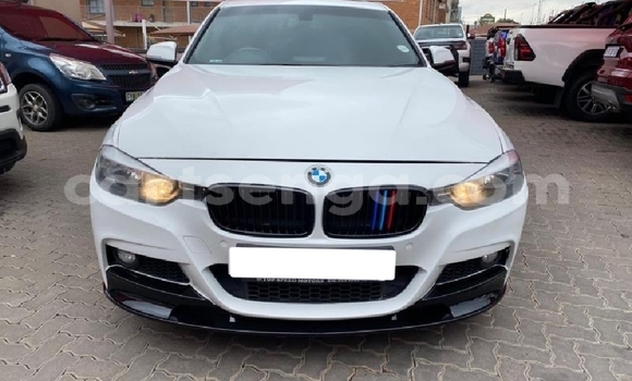 Nunua Ilio tumika BMW 3–Series White Gari ndani ya Big Bend nchini Lubombo Nunua Ilio tumika BMW 3–Series White Gari ndani ya Big Bend nchini Lubombo