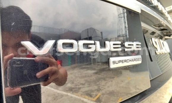 Nunua Ilio tumika Land Rover Range Rover Black Gari ndani ya Ezulwini nchini Hhohho Nunua Ilio tumika Land Rover Range Rover Black Gari ndani ya Ezulwini nchini Hhohho