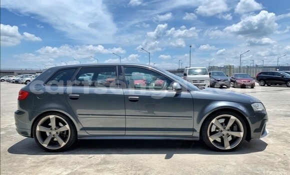 Nunua Ilio tumika Audi RS3 Silver Gari ndani ya Manzini nchini Manzini Nunua Ilio tumika Audi RS3 Silver Gari ndani ya Manzini nchini Manzini