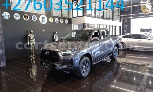 Nunua Ilio tumika Toyota Hilux Silver Gari ndani ya Mbabane nchini Manzini