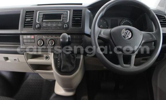 Nunua Ilio tumika Volkswagen Multivan White Gari ndani ya Big Bend nchini Lubombo Nunua Ilio tumika Volkswagen Multivan White Gari ndani ya Big Bend nchini Lubombo