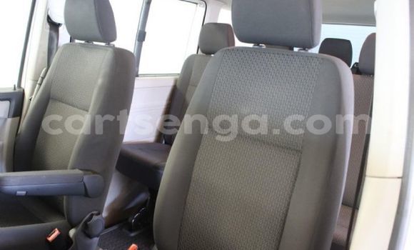 Nunua Ilio tumika Volkswagen Multivan White Gari ndani ya Big Bend nchini Lubombo Nunua Ilio tumika Volkswagen Multivan White Gari ndani ya Big Bend nchini Lubombo