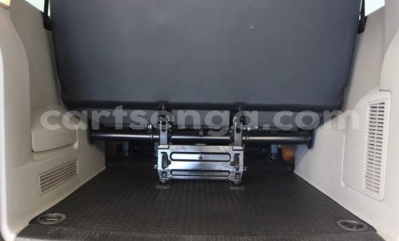 Nunua Ilio tumika Volkswagen Multivan White Gari ndani ya Big Bend nchini Lubombo Nunua Ilio tumika Volkswagen Multivan White Gari ndani ya Big Bend nchini Lubombo