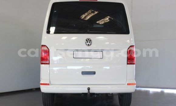 Nunua Ilio tumika Volkswagen Multivan White Gari ndani ya Big Bend nchini Lubombo Nunua Ilio tumika Volkswagen Multivan White Gari ndani ya Big Bend nchini Lubombo