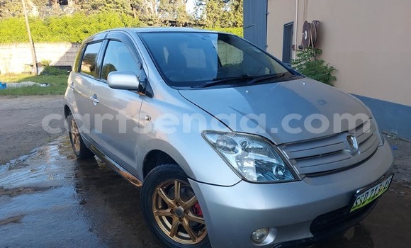 Nunua Ilio tumika Toyota IST Silver Gari ndani ya Manzini nchini Manzini