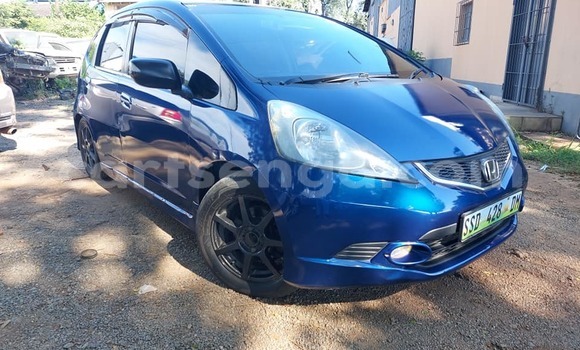 Nunua Ilio tumika Honda FIT Blue Gari ndani ya Manzini nchini Manzini Nunua Ilio tumika Honda FIT Blue Gari ndani ya Manzini nchini Manzini