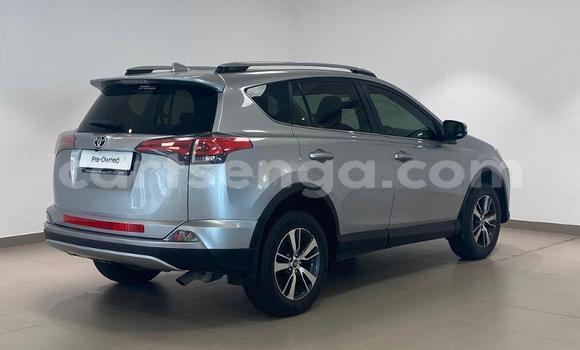 Nunua Ilio tumika Toyota RAV4 Silver Gari ndani ya Manzini nchini Manzini Nunua Ilio tumika Toyota RAV4 Silver Gari ndani ya Manzini nchini Manzini