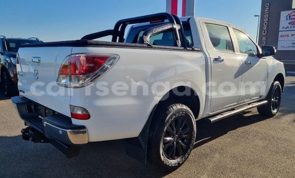 Nunua Ilio tumika Mazda BT-50 White Gari ndani ya Ezulwini nchini Hhohho Nunua Ilio tumika Mazda BT-50 White Gari ndani ya Ezulwini nchini Hhohho