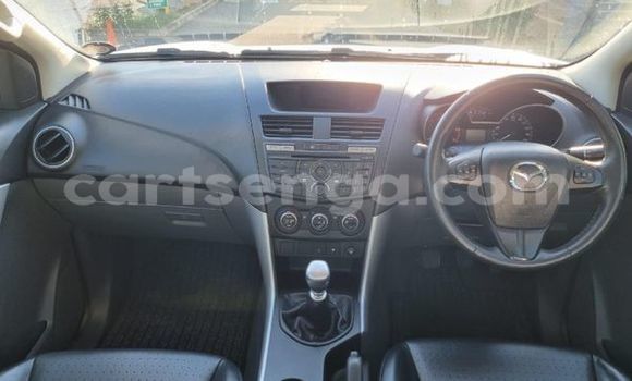 Nunua Ilio tumika Mazda BT-50 White Gari ndani ya Ezulwini nchini Hhohho Nunua Ilio tumika Mazda BT-50 White Gari ndani ya Ezulwini nchini Hhohho