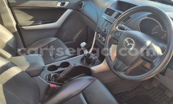 Nunua Ilio tumika Mazda BT-50 White Gari ndani ya Ezulwini nchini Hhohho Nunua Ilio tumika Mazda BT-50 White Gari ndani ya Ezulwini nchini Hhohho