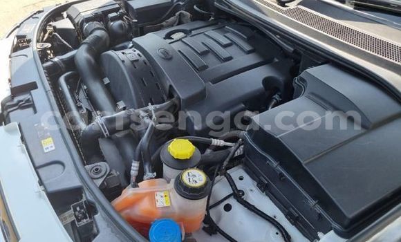 Acheter Occasion Voiture Land Rover Discovery Blanc à Ezulwini, Hhohho Acheter Occasion Voiture Land Rover Discovery Blanc à Ezulwini, Hhohho