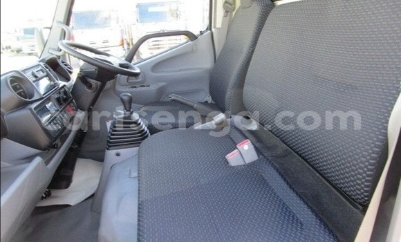 Acheter Occasion Voiture Hyundai H200 Blanc à Ezulwini, Hhohho Acheter Occasion Voiture Hyundai H200 Blanc à Ezulwini, Hhohho