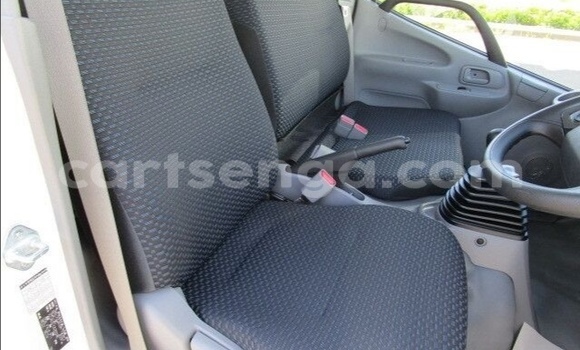 Acheter Occasion Voiture Hyundai H200 Blanc à Ezulwini, Hhohho Acheter Occasion Voiture Hyundai H200 Blanc à Ezulwini, Hhohho