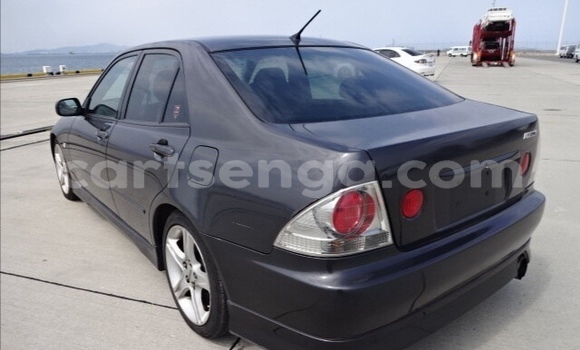 Nunua Ilio tumika Toyota Altezza Black Gari ndani ya Ezulwini nchini Hhohho Nunua Ilio tumika Toyota Altezza Black Gari ndani ya Ezulwini nchini Hhohho