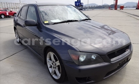 Nunua Ilio tumika Toyota Altezza Black Gari ndani ya Ezulwini nchini Hhohho Nunua Ilio tumika Toyota Altezza Black Gari ndani ya Ezulwini nchini Hhohho