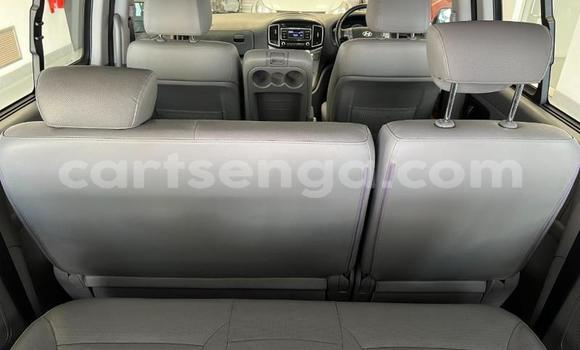 Buy Used Hyundai H1 White Car in Ezulwini in Hhohho Buy Used Hyundai H1 White Car in Ezulwini in Hhohho