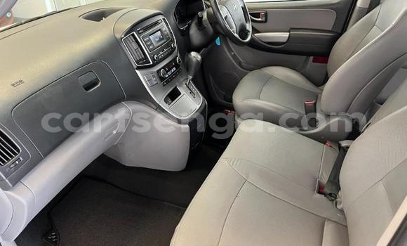 Buy Used Hyundai H1 White Car in Ezulwini in Hhohho Buy Used Hyundai H1 White Car in Ezulwini in Hhohho