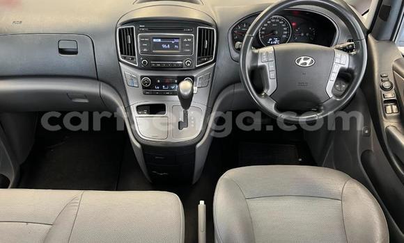 Buy Used Hyundai H1 White Car in Ezulwini in Hhohho Buy Used Hyundai H1 White Car in Ezulwini in Hhohho