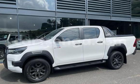Buy Used Toyota Hilux White Car in Ezulwini in Hhohho Buy Used Toyota Hilux White Car in Ezulwini in Hhohho