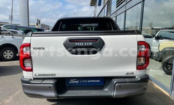 Buy Used Toyota Hilux White Car in Ezulwini in Hhohho Buy Used Toyota Hilux White Car in Ezulwini in Hhohho