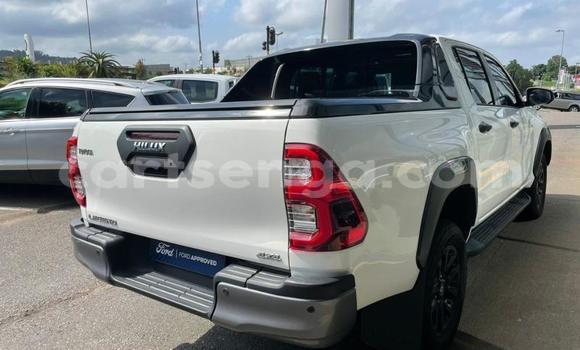 Buy Used Toyota Hilux White Car in Ezulwini in Hhohho Buy Used Toyota Hilux White Car in Ezulwini in Hhohho