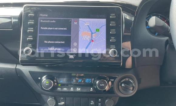 Buy Used Toyota Hilux White Car in Ezulwini in Hhohho Buy Used Toyota Hilux White Car in Ezulwini in Hhohho