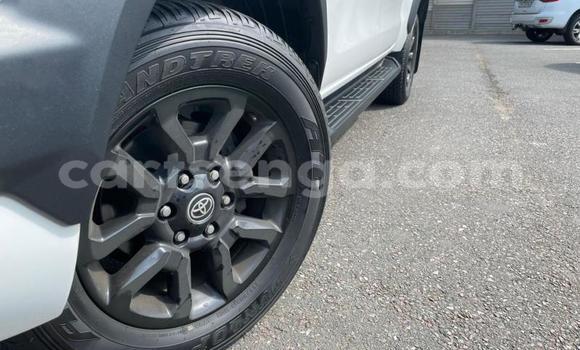 Buy Used Toyota Hilux White Car in Ezulwini in Hhohho Buy Used Toyota Hilux White Car in Ezulwini in Hhohho