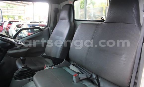 Nunua Ilio tumika Toyota Dyna White Gari ndani ya Ezulwini nchini Hhohho Nunua Ilio tumika Toyota Dyna White Gari ndani ya Ezulwini nchini Hhohho