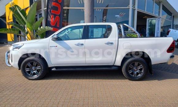 Nunua Ilio tumika Toyota Hilux White Gari ndani ya Ezulwini nchini Hhohho Nunua Ilio tumika Toyota Hilux White Gari ndani ya Ezulwini nchini Hhohho