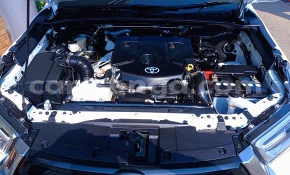 Nunua Ilio tumika Toyota Hilux White Gari ndani ya Ezulwini nchini Hhohho Nunua Ilio tumika Toyota Hilux White Gari ndani ya Ezulwini nchini Hhohho