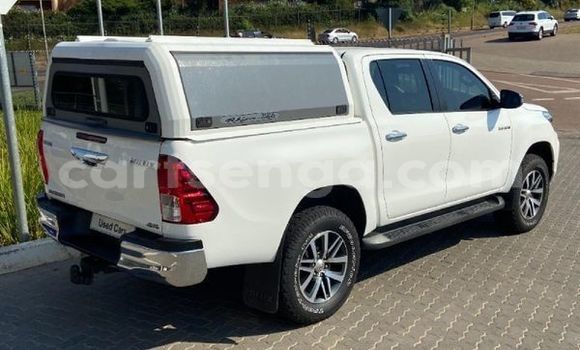 Nunua Ilio tumika Toyota Hilux White Gari ndani ya Ezulwini nchini Hhohho Nunua Ilio tumika Toyota Hilux White Gari ndani ya Ezulwini nchini Hhohho