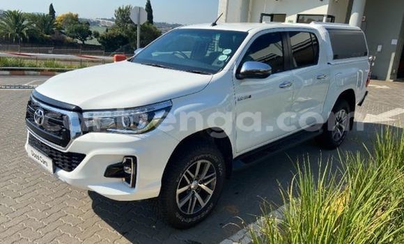 Nunua Ilio tumika Toyota Hilux White Gari ndani ya Ezulwini nchini Hhohho Nunua Ilio tumika Toyota Hilux White Gari ndani ya Ezulwini nchini Hhohho