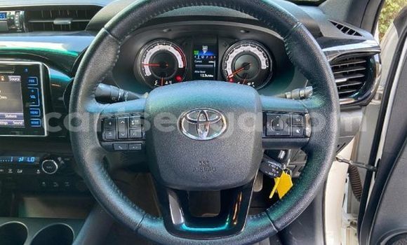 Nunua Ilio tumika Toyota Hilux White Gari ndani ya Ezulwini nchini Hhohho Nunua Ilio tumika Toyota Hilux White Gari ndani ya Ezulwini nchini Hhohho