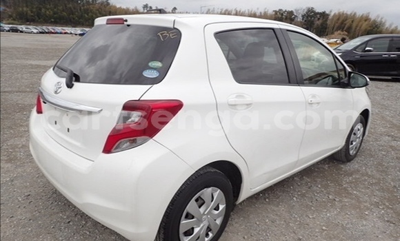 Nunua Ilio tumika Toyota Vitz White Gari ndani ya Ezulwini nchini Hhohho Nunua Ilio tumika Toyota Vitz White Gari ndani ya Ezulwini nchini Hhohho