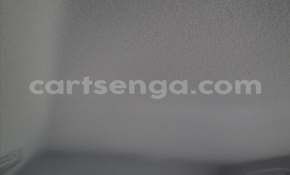 Nunua Ilio tumika Toyota Vitz White Gari ndani ya Ezulwini nchini Hhohho Nunua Ilio tumika Toyota Vitz White Gari ndani ya Ezulwini nchini Hhohho