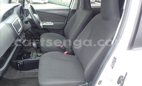 Nunua Ilio tumika Toyota Vitz White Gari ndani ya Ezulwini nchini Hhohho Nunua Ilio tumika Toyota Vitz White Gari ndani ya Ezulwini nchini Hhohho