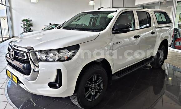 Buy Used Toyota Hilux White Car in Ezulwini in Hhohho Buy Used Toyota Hilux White Car in Ezulwini in Hhohho