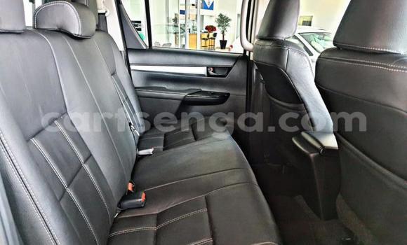 Buy Used Toyota Hilux White Car in Ezulwini in Hhohho Buy Used Toyota Hilux White Car in Ezulwini in Hhohho