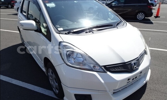 Buy Used Honda FIT White Car in Ezulwini in Hhohho